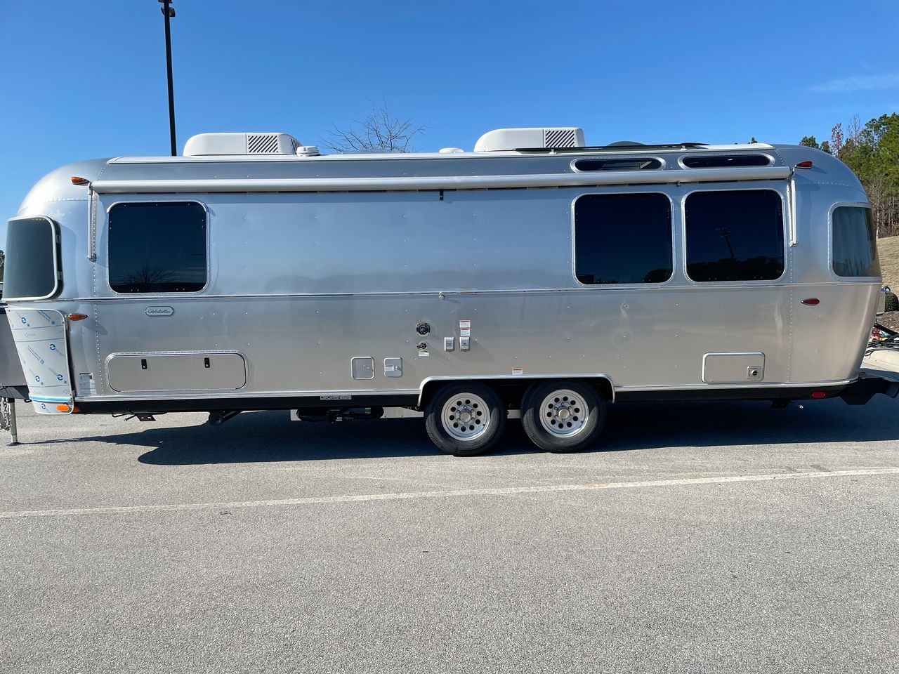 2026 Airstream 27FBT Base
