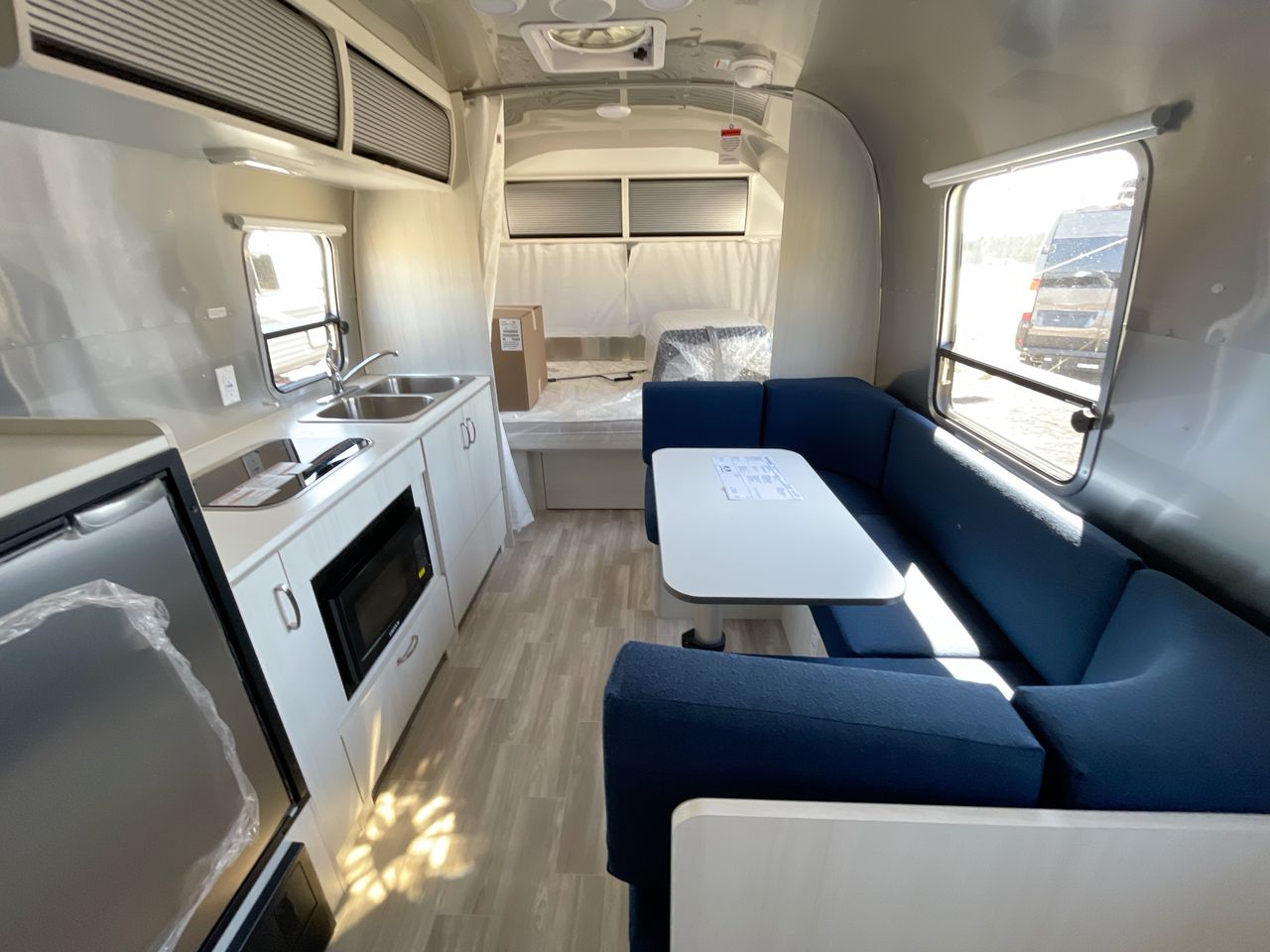 2025 Airstream 22FB Base