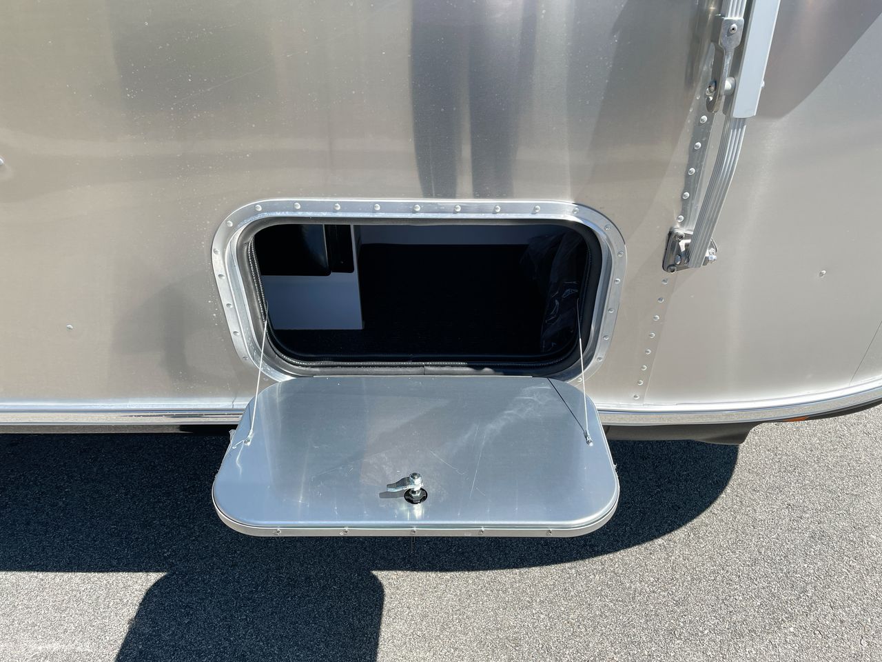 2025 Airstream 22FB Base