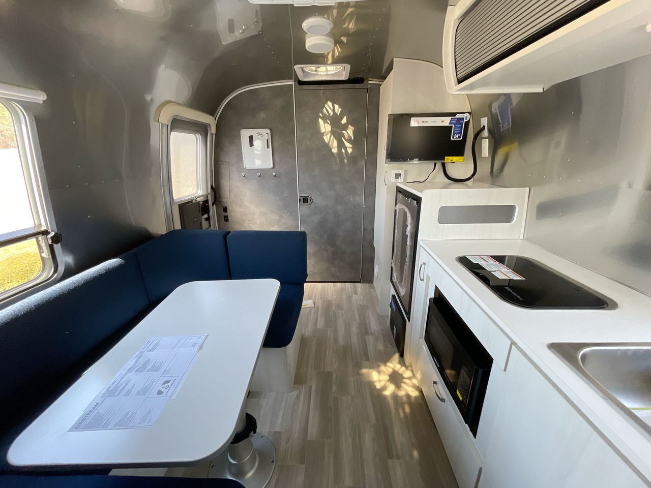 2025 Airstream 22FB Base