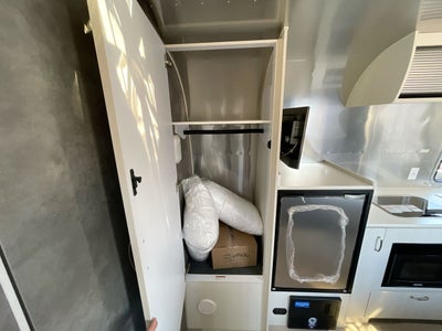 2025 Airstream 22FB Base