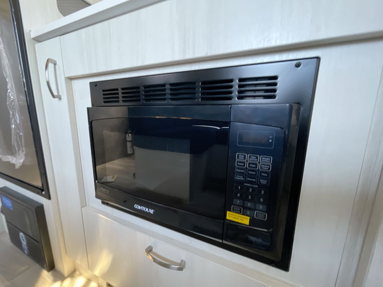 2025 Airstream 22FB Base