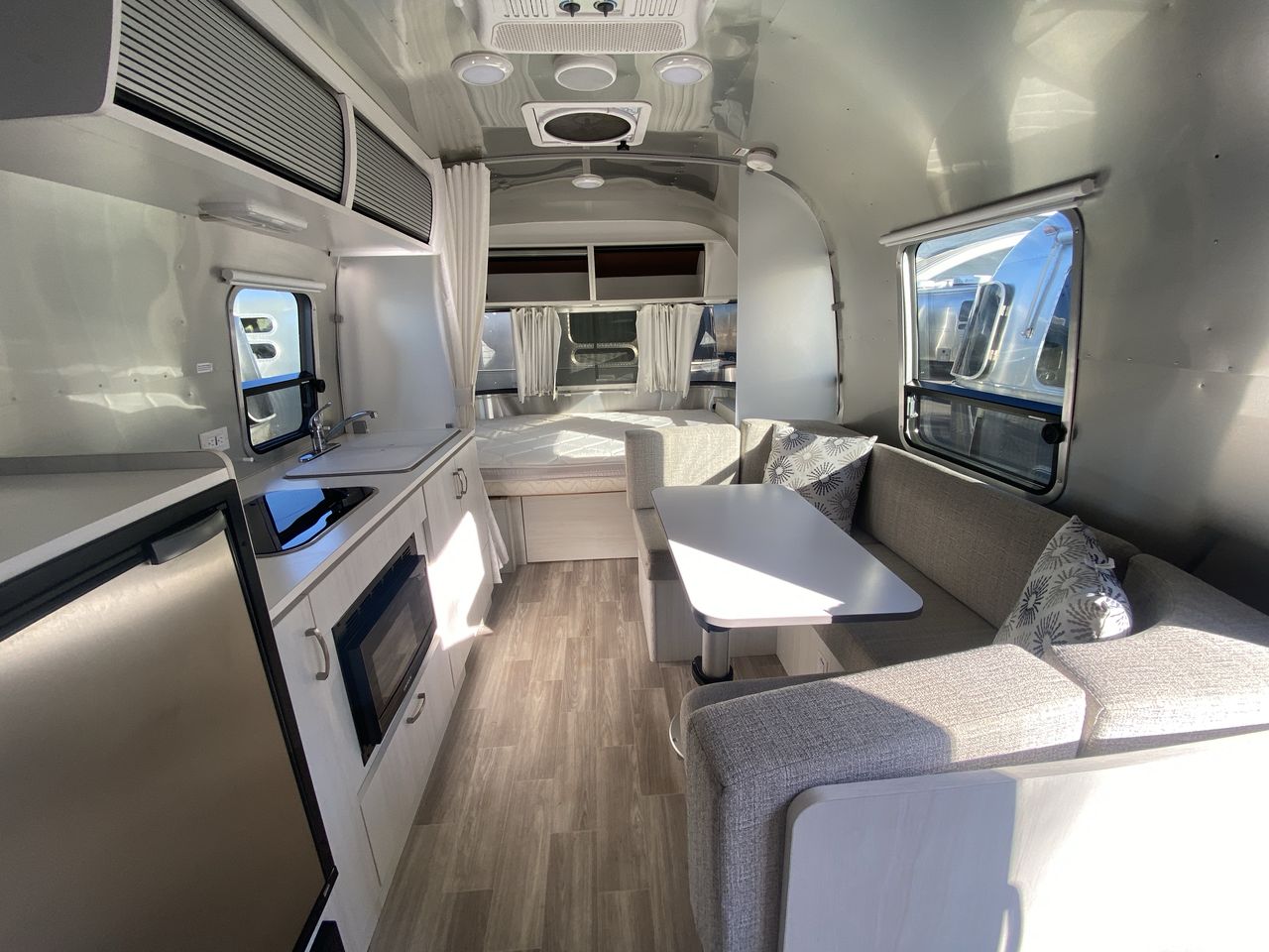 2024 Airstream 22FB Base