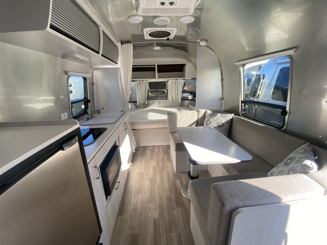 2024 Airstream 22FB Base