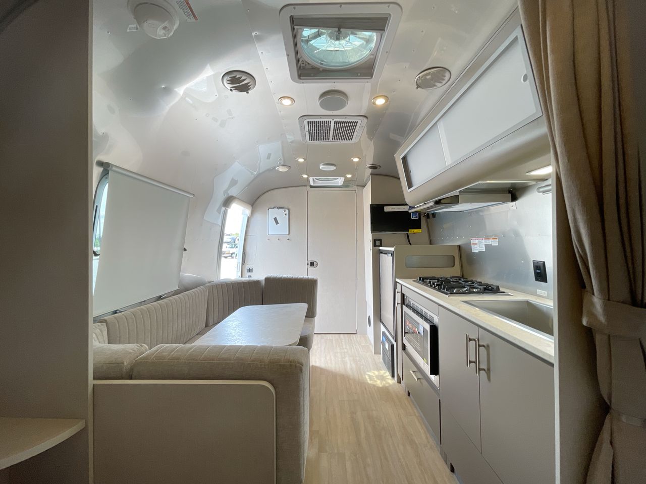 2026 Airstream 22FB Base