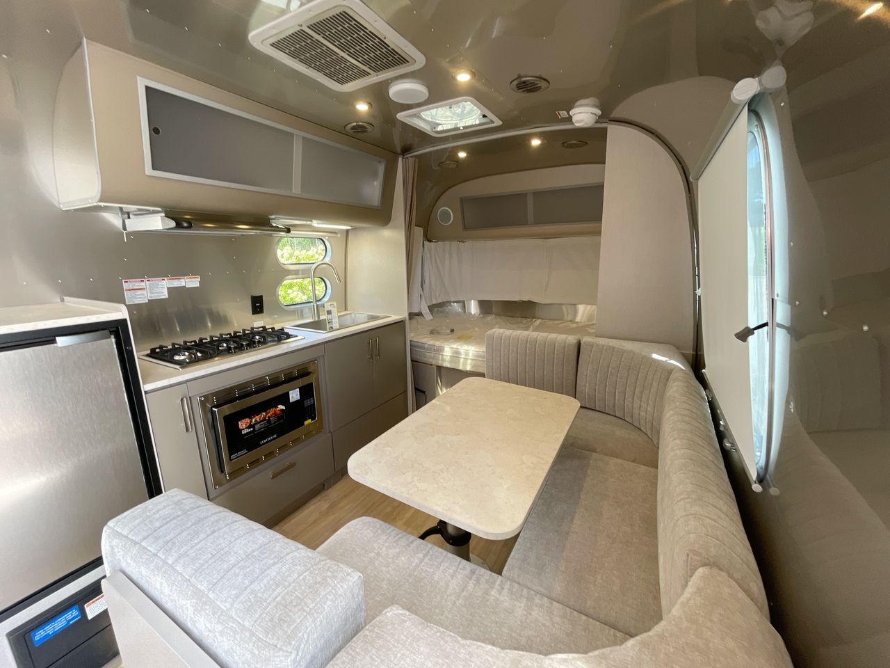 2026 Airstream 22FB Base