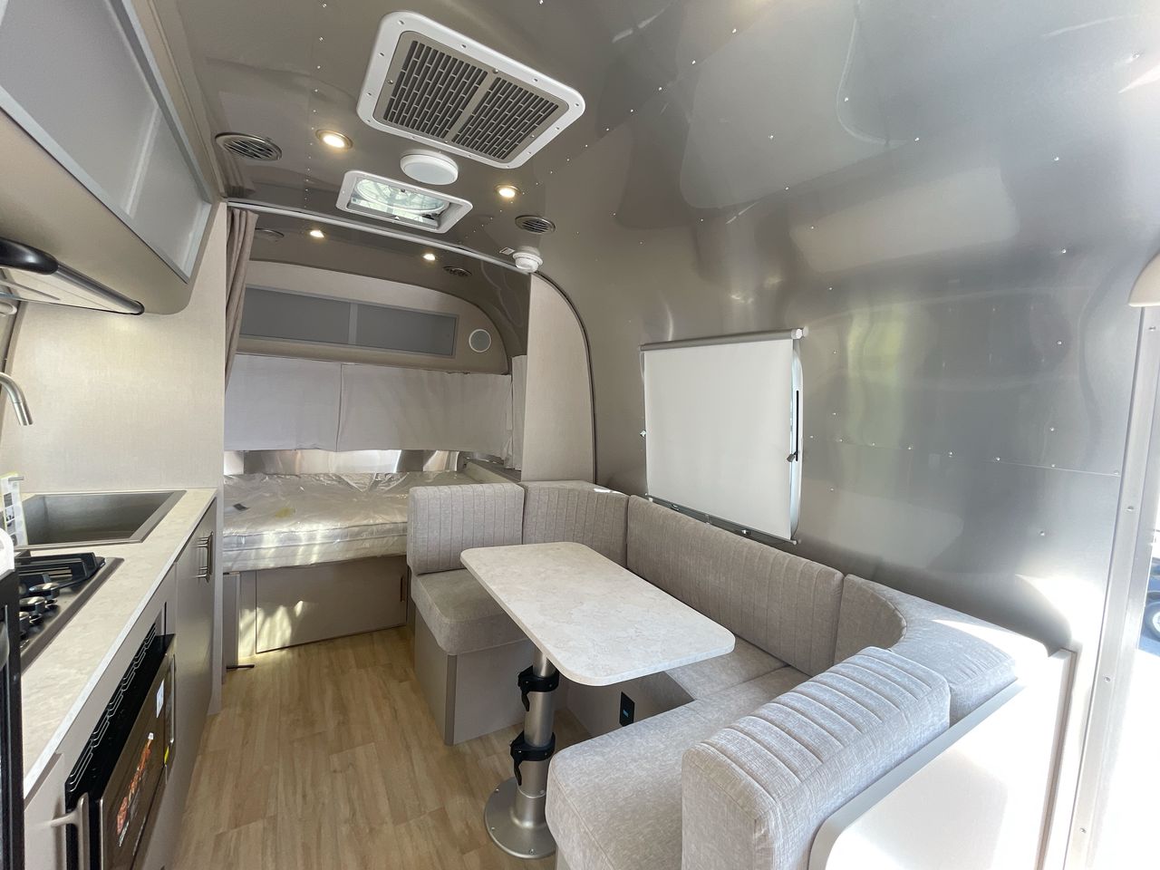 2026 Airstream 22FB Base