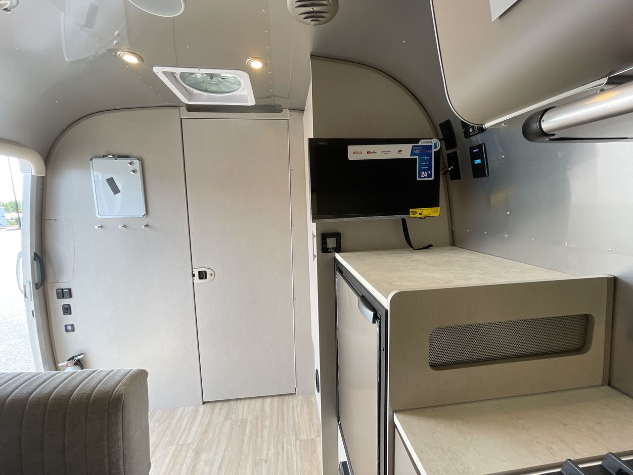 2026 Airstream 22FB Base