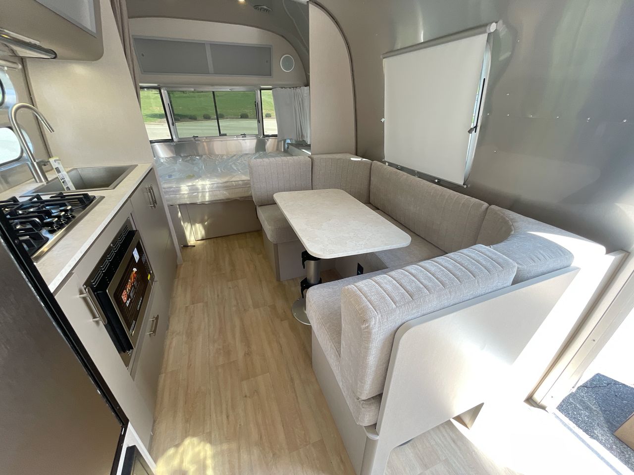 2026 Airstream 22FB Base