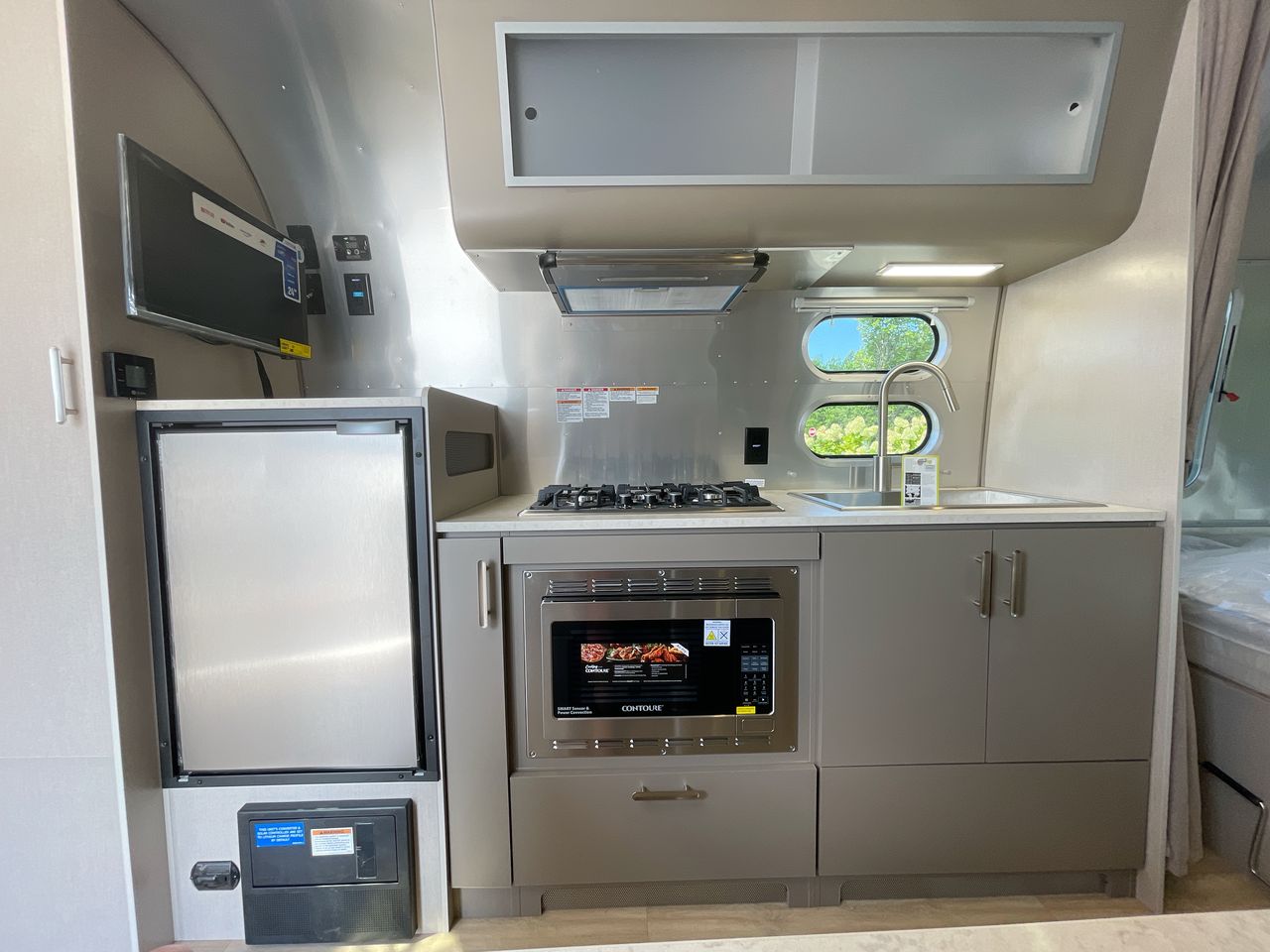 2026 Airstream 22FB Base