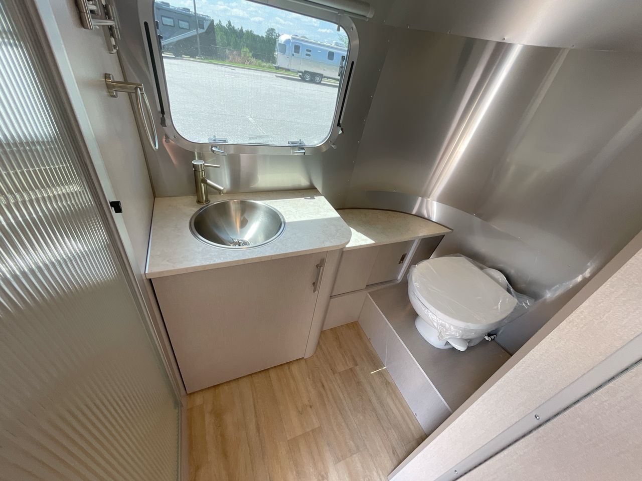 2026 Airstream 22FB Base