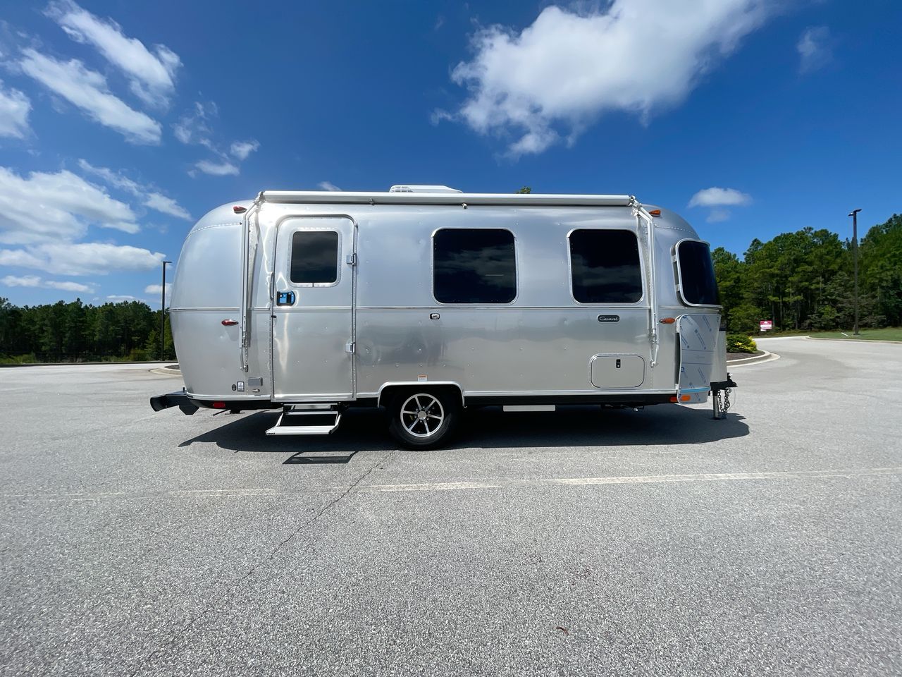 2026 Airstream 22FB Base