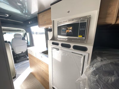 2026 Airstream Rangeline Base