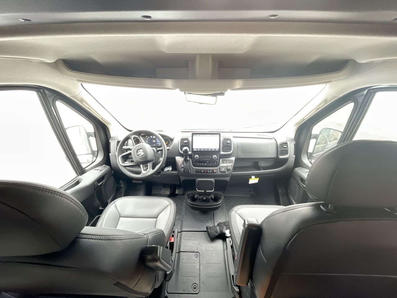 2026 Airstream Rangeline Base