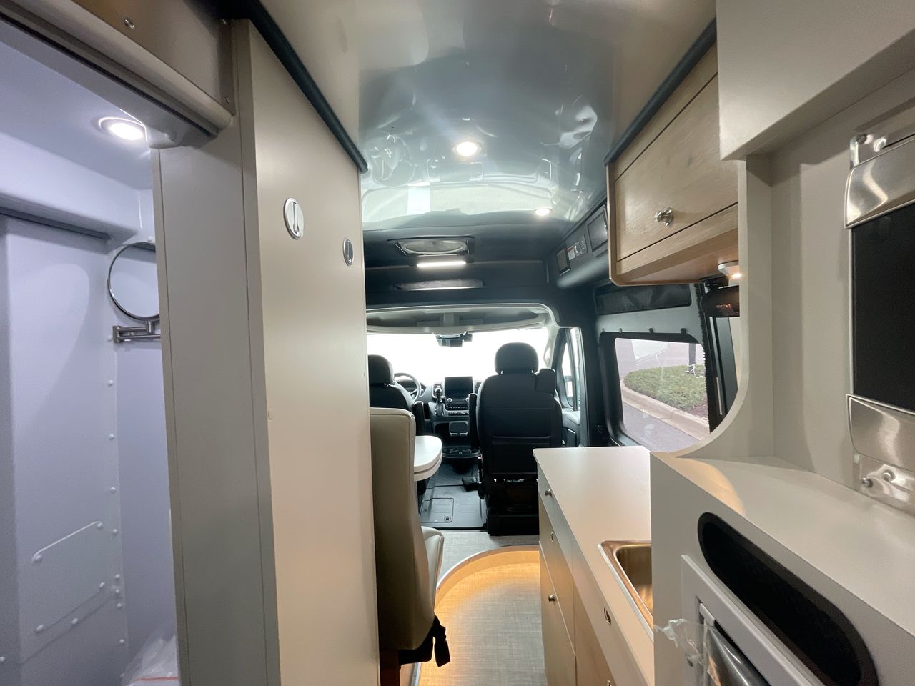 2026 Airstream Rangeline Base