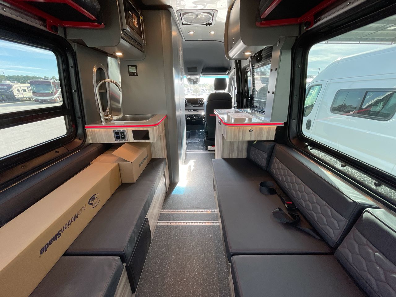 2024 Airstream 19X Base
