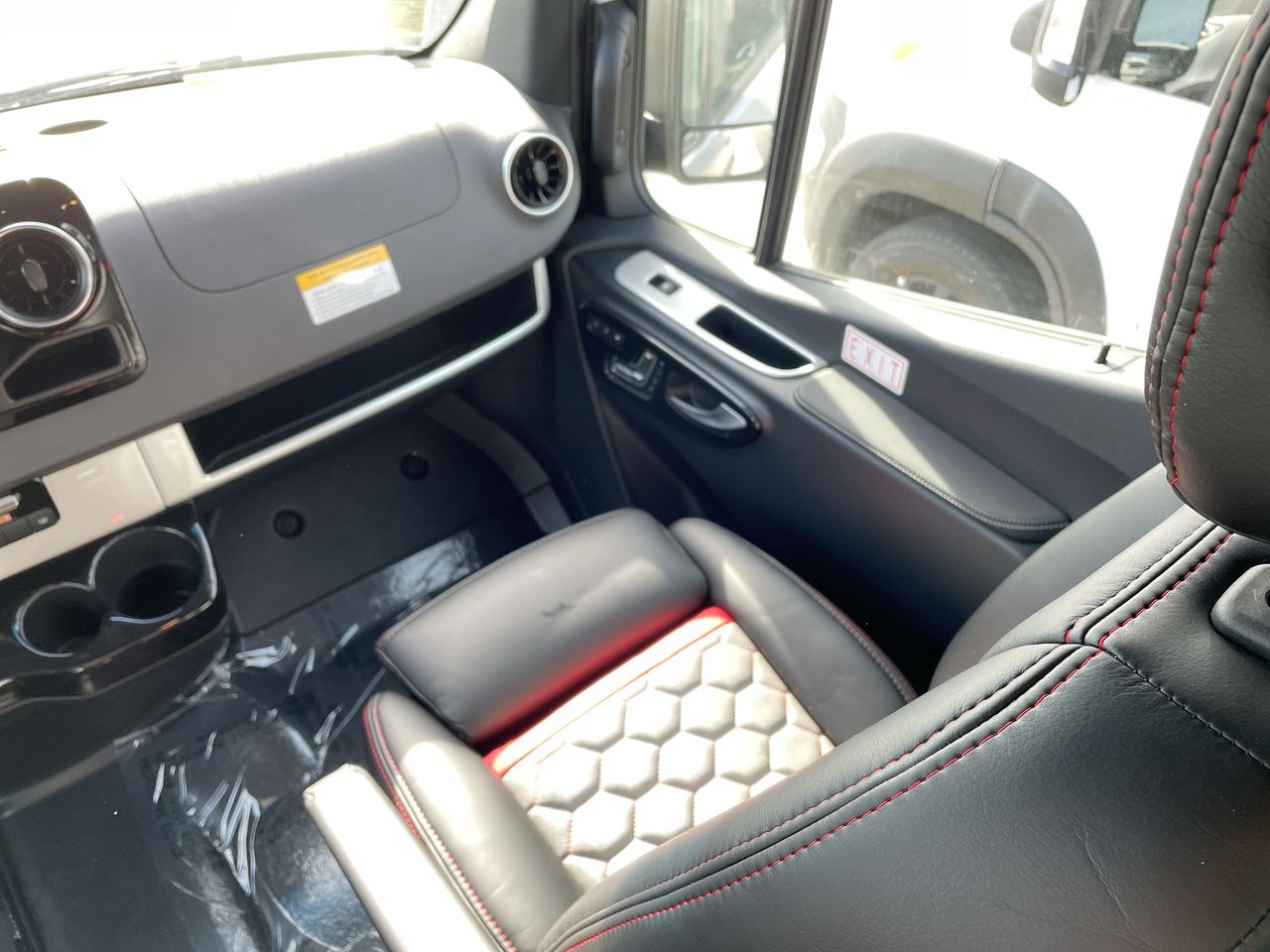 2024 Airstream 19X Base