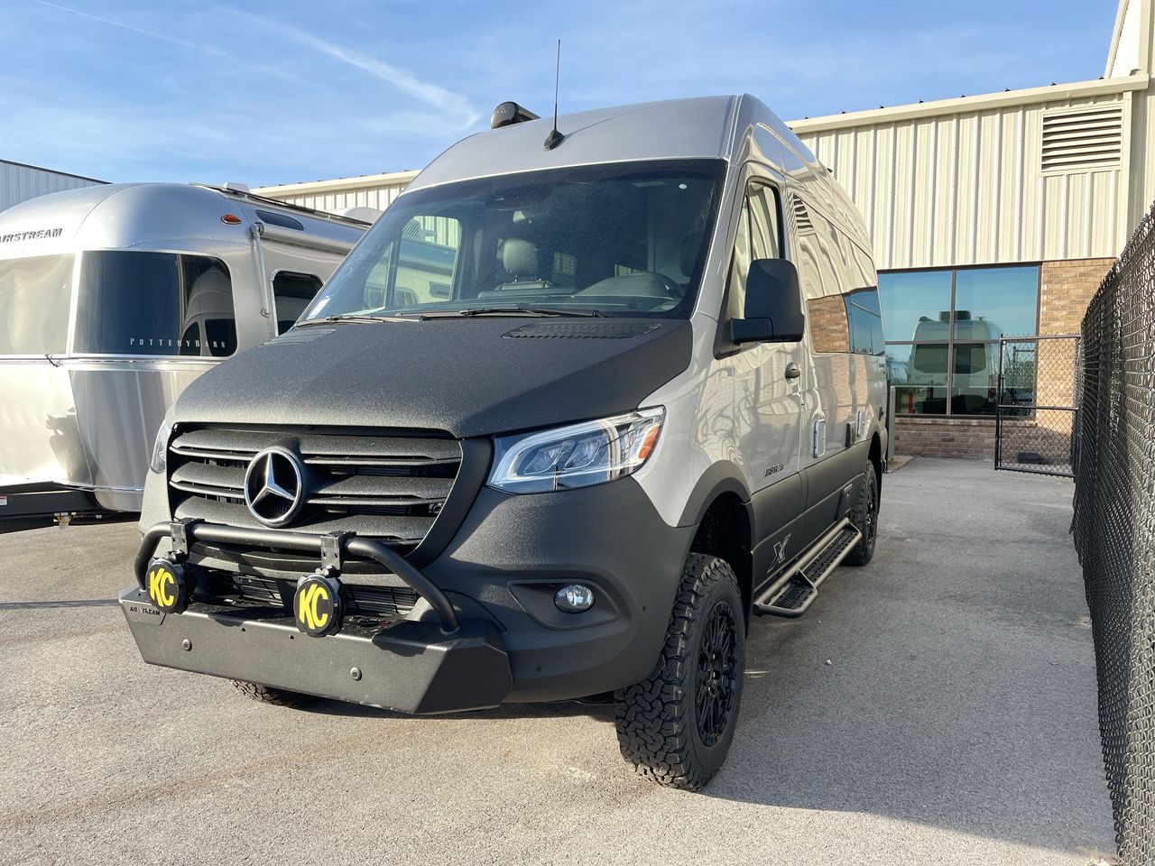 2024 Airstream 19X Base