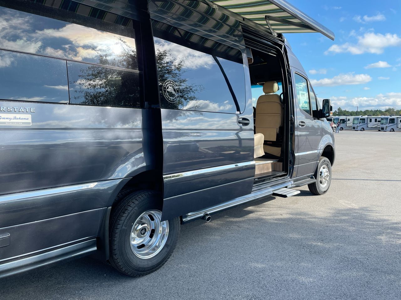 2025 Airstream 24 GL Base