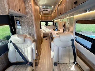 2025 Airstream 24 GL Base