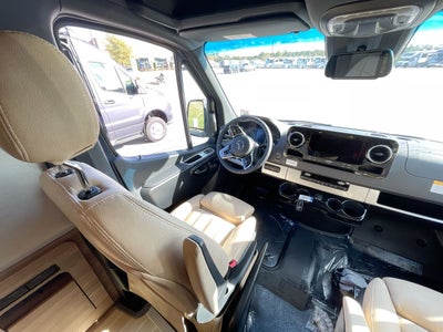 2025 Airstream 24 GL Base