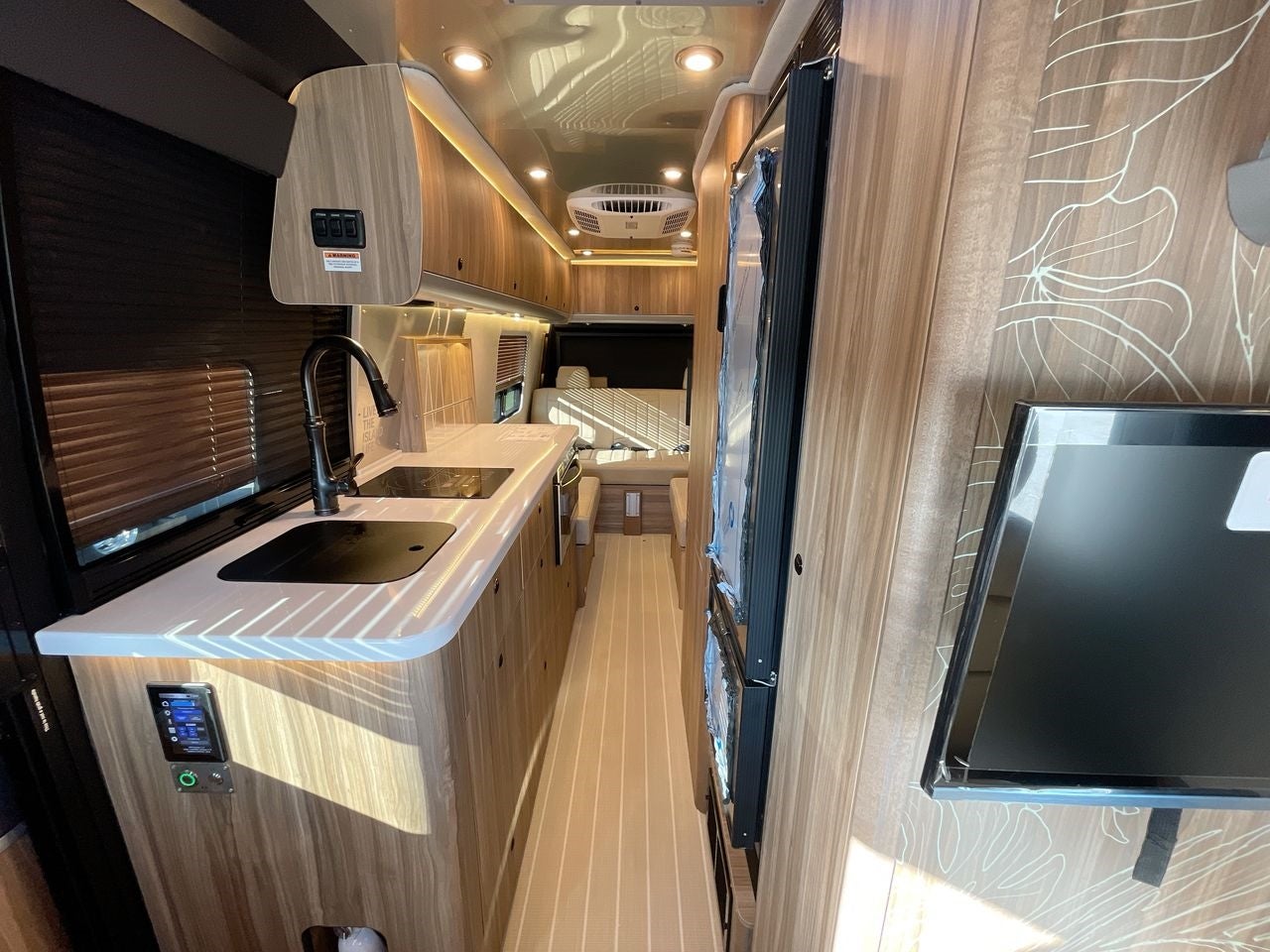 2025 Airstream 24 GT Base