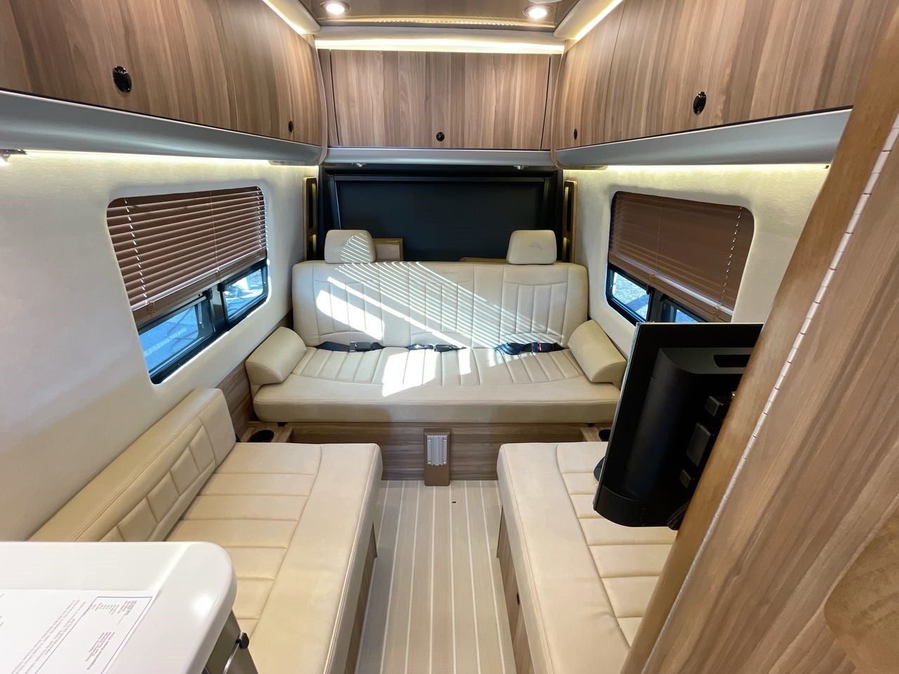 2025 Airstream 24 GT Base