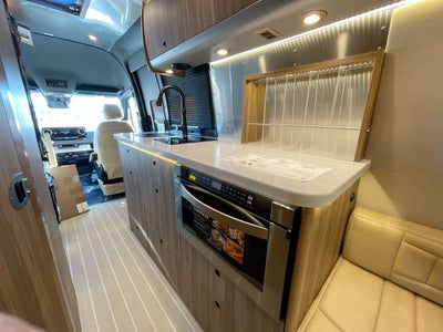 2025 Airstream 24 GT Base