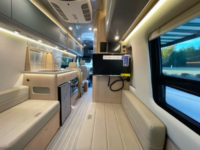 2026 Airstream 24GL Base