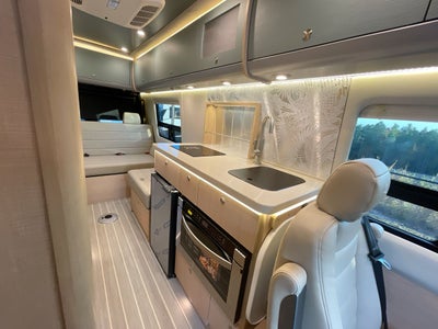 2026 Airstream 24GL Base