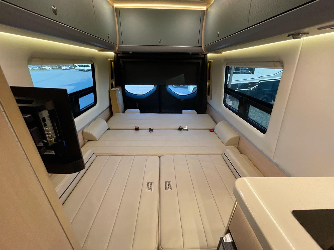 2026 Airstream 24GL Base