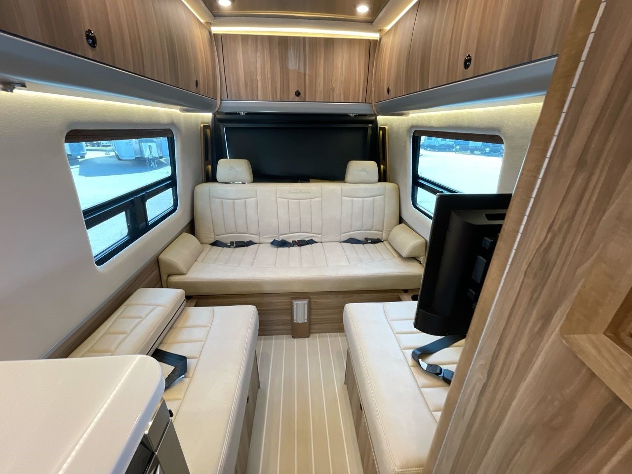 2025 Airstream 24 GT Base