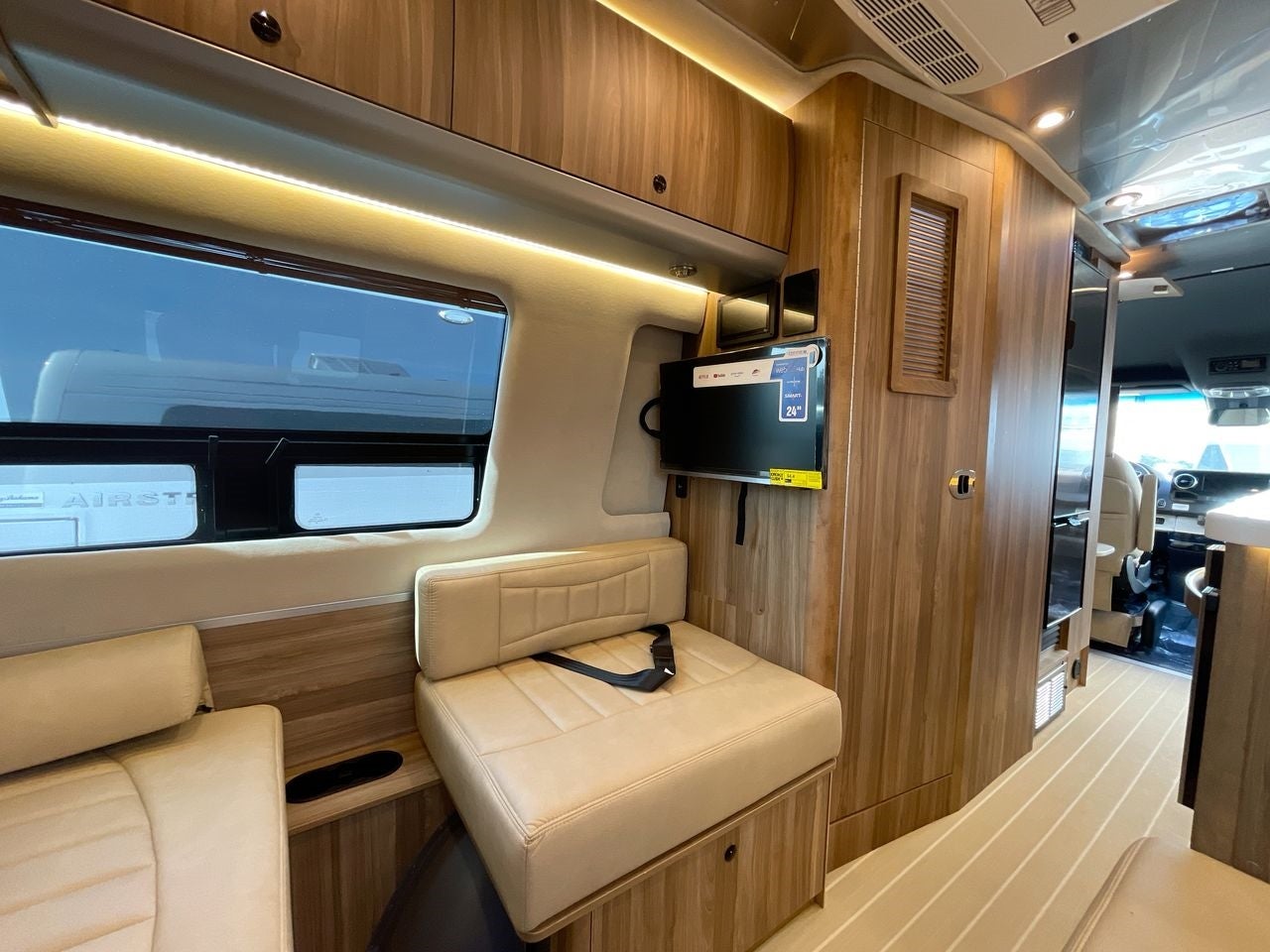 2025 Airstream 24 GT Base