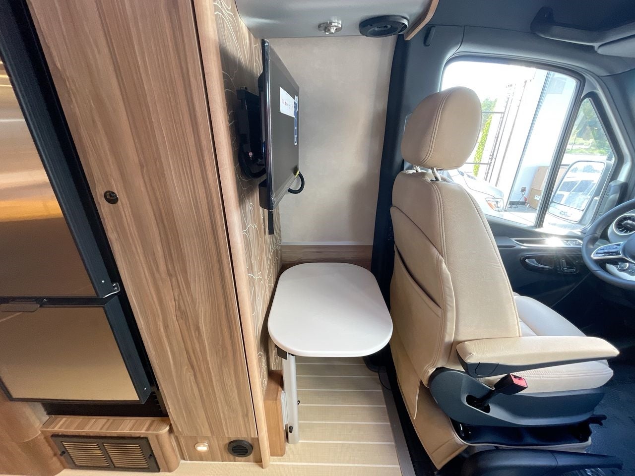 2025 Airstream 24 GT Base