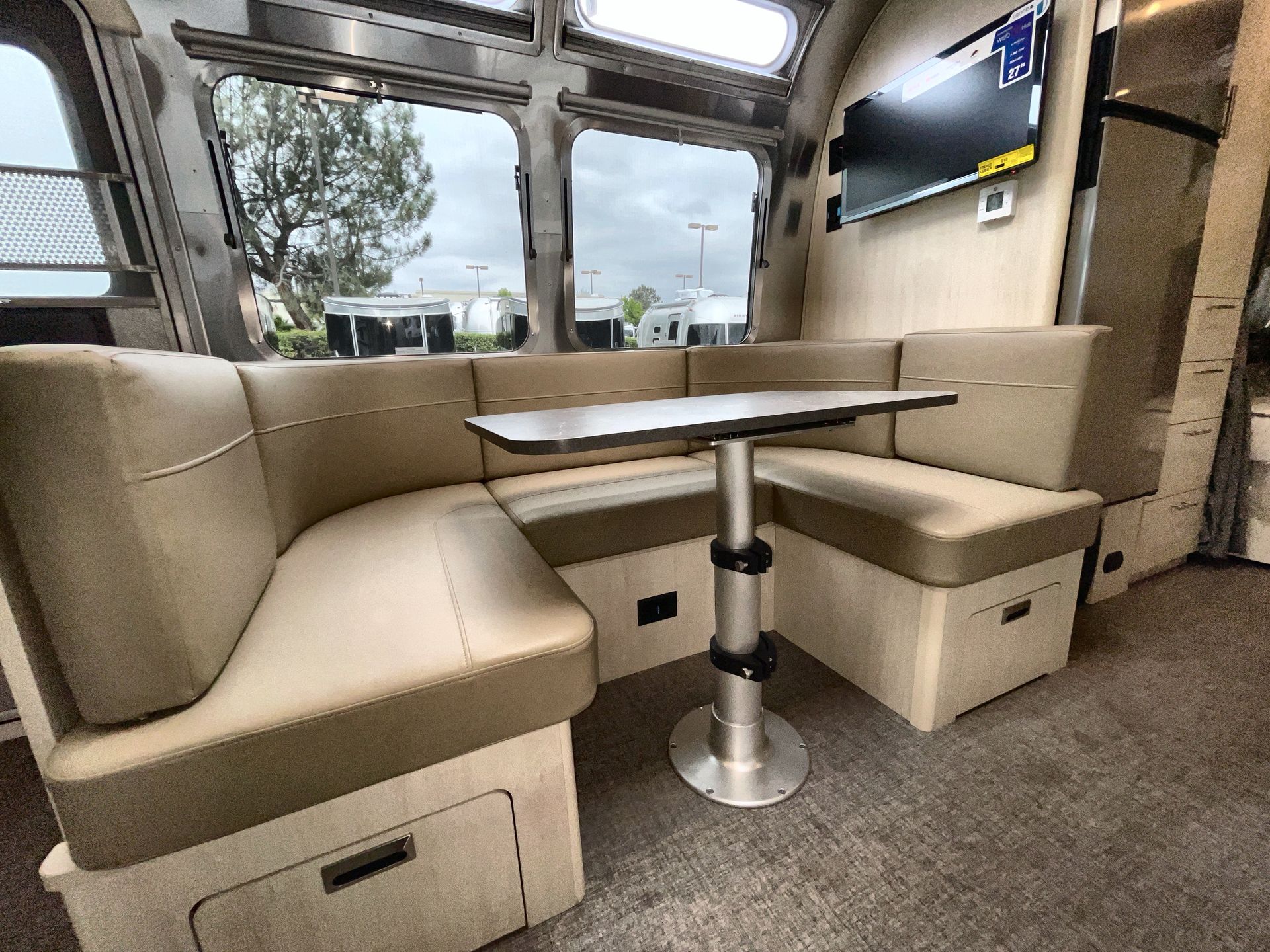 2025 Airstream 30FBBQ Base