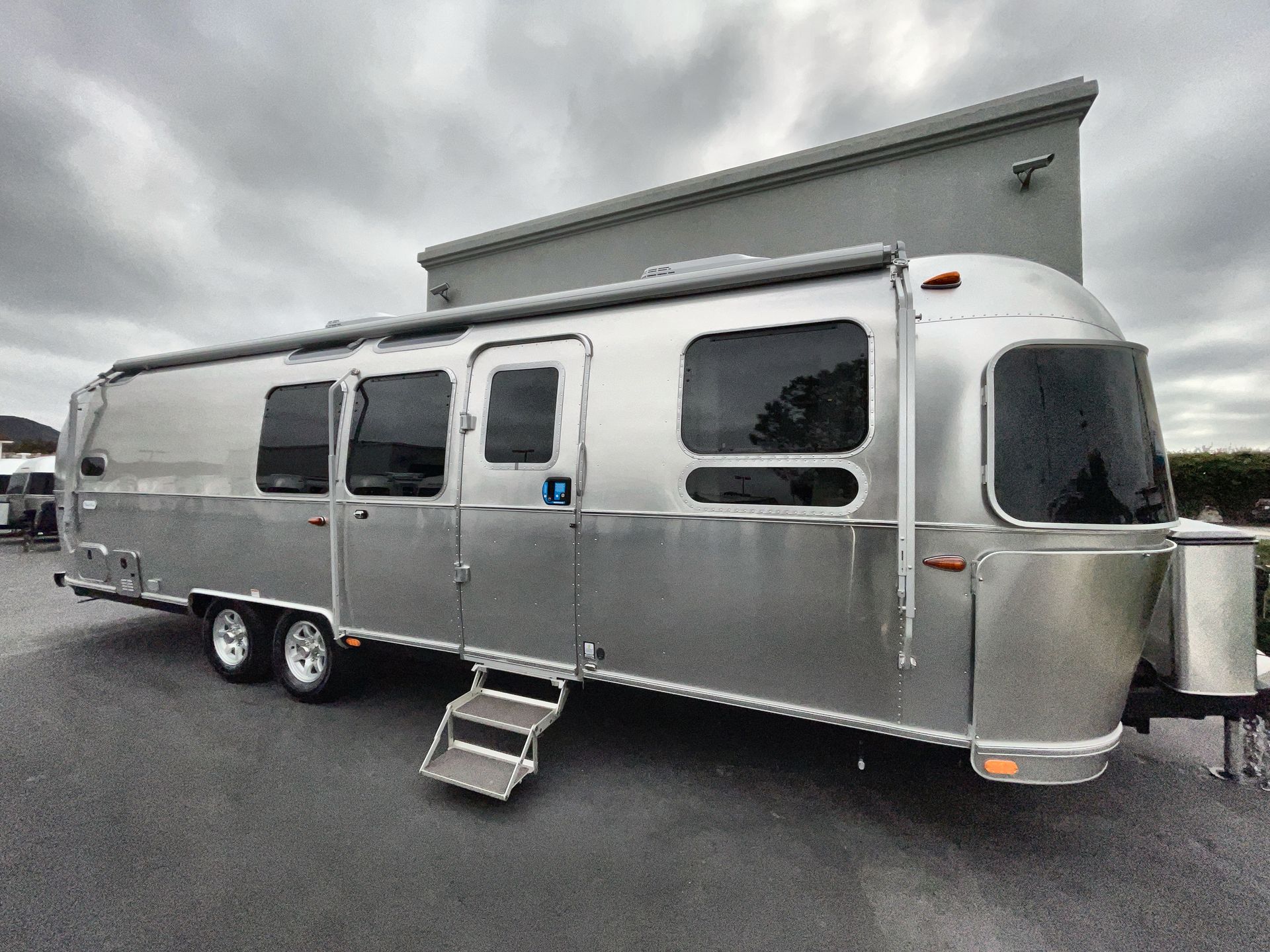 2025 Airstream 30FBBQ Base