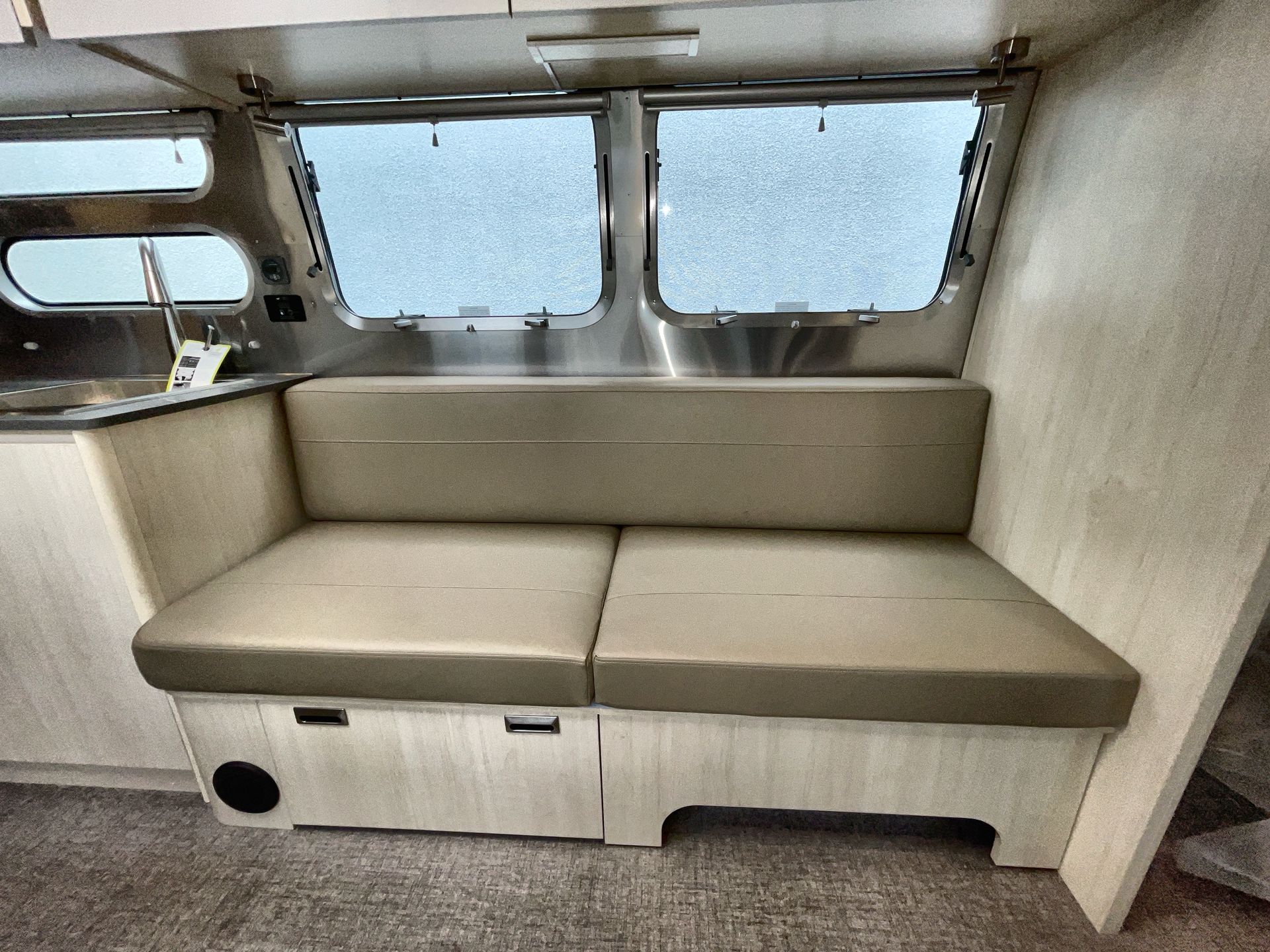 2025 Airstream 30FBBQ Base