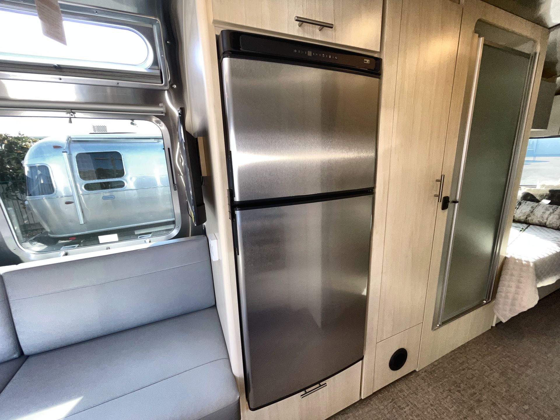 2025 Airstream 25FBT Base