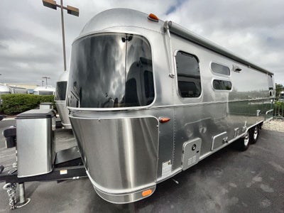 2025 Airstream 28RBT Base