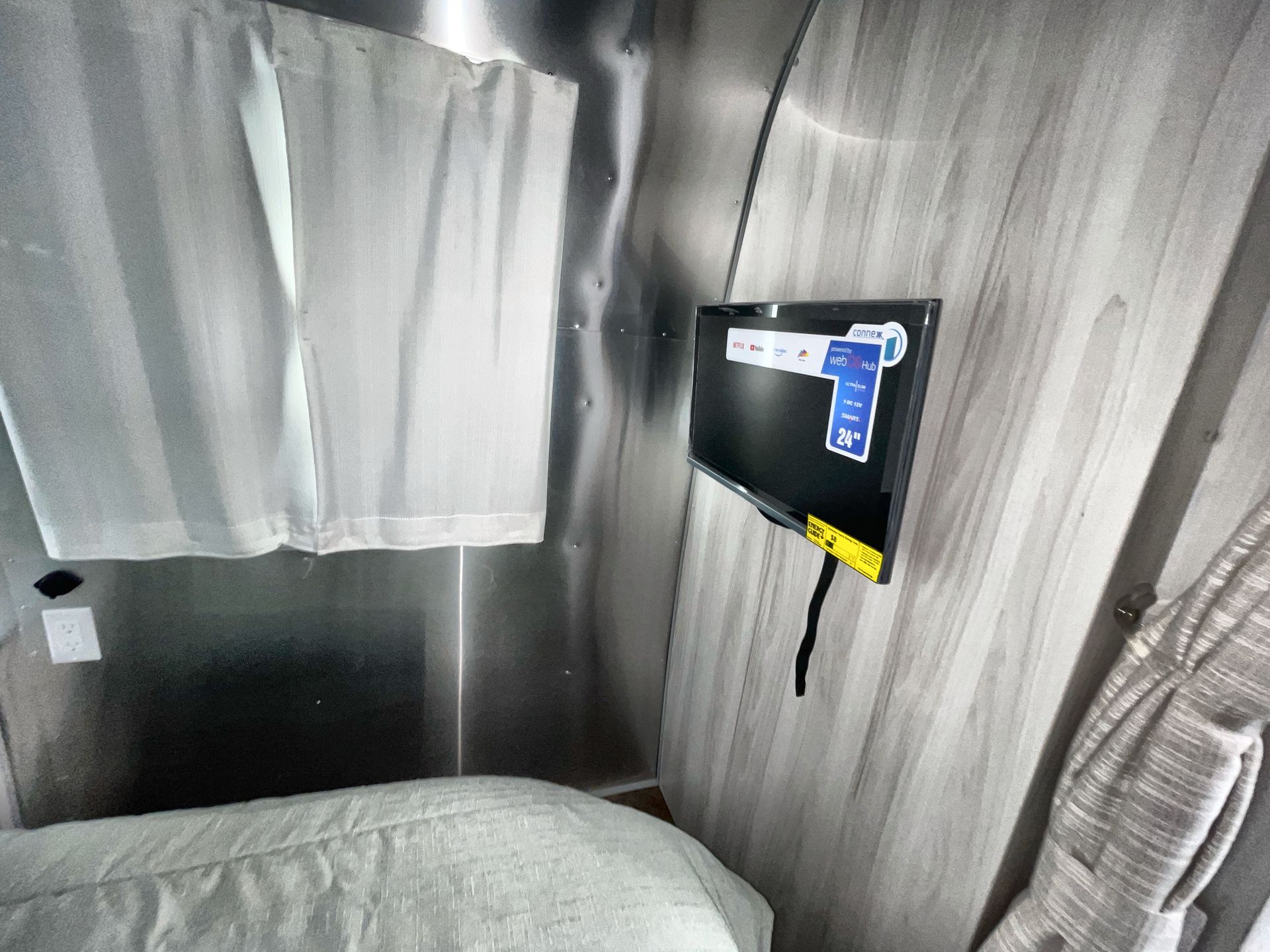 2025 Airstream 30RBQ Base