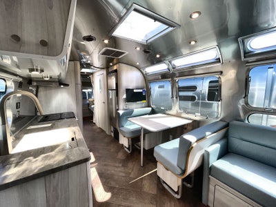 2025 Airstream 30RBT Base