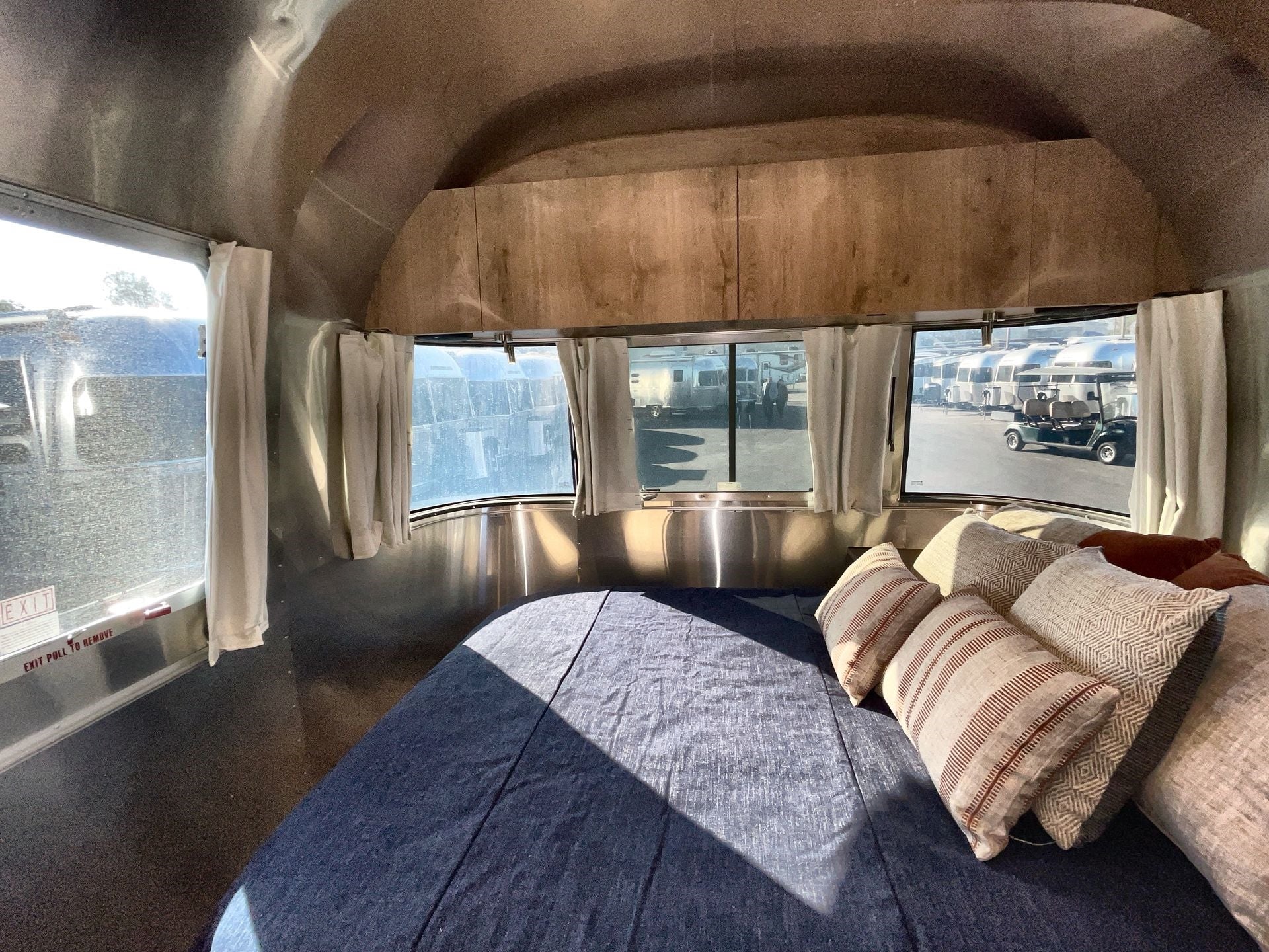 2025 Airstream 23FBQ Base