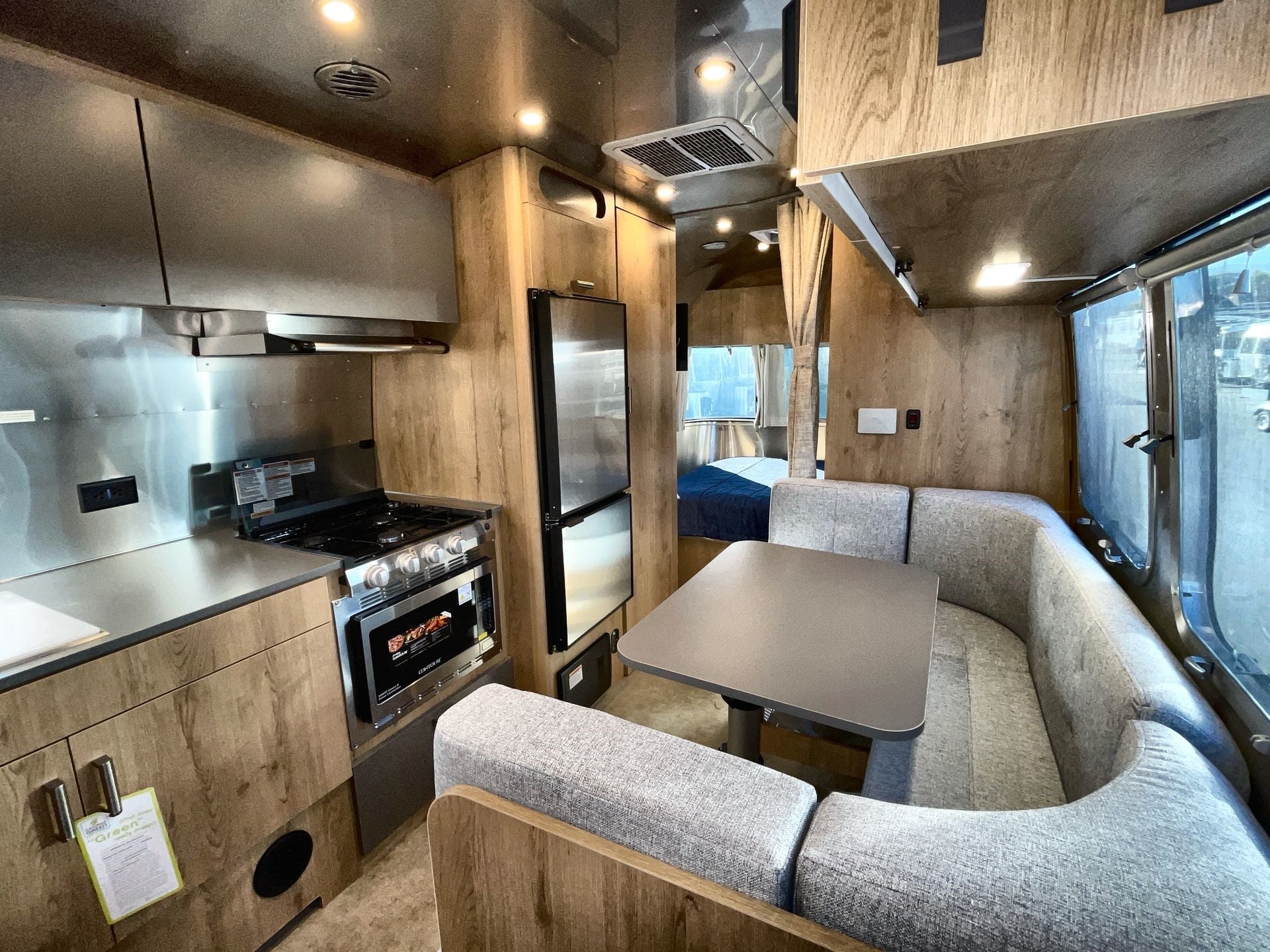 2025 Airstream 23FBQ Base