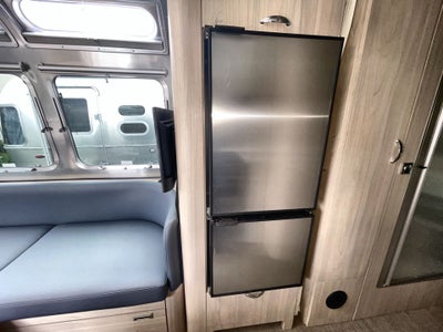 2025 Airstream 25FBQ Base