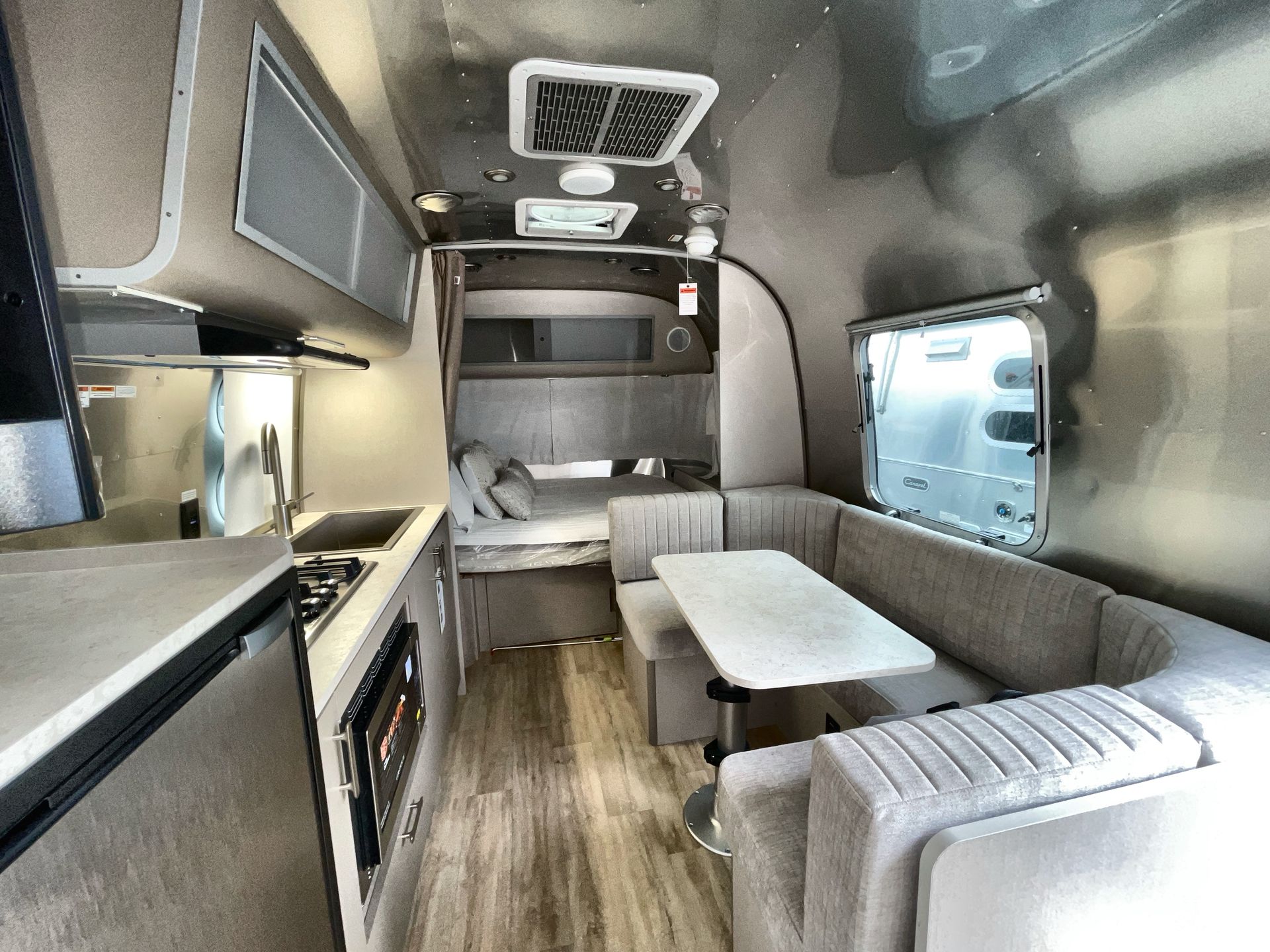 2025 Airstream 22FB Base