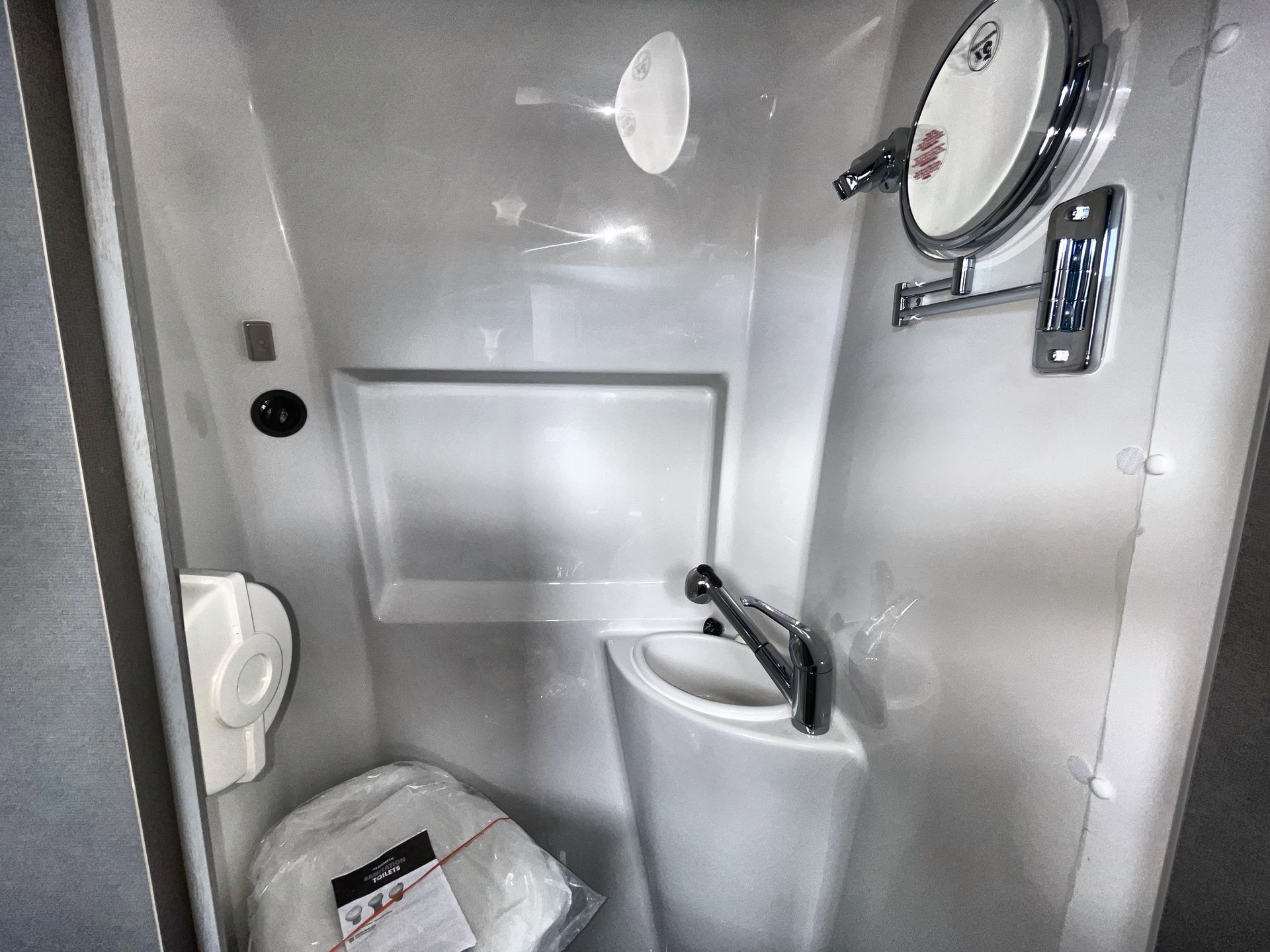 2025 Airstream 19X Base