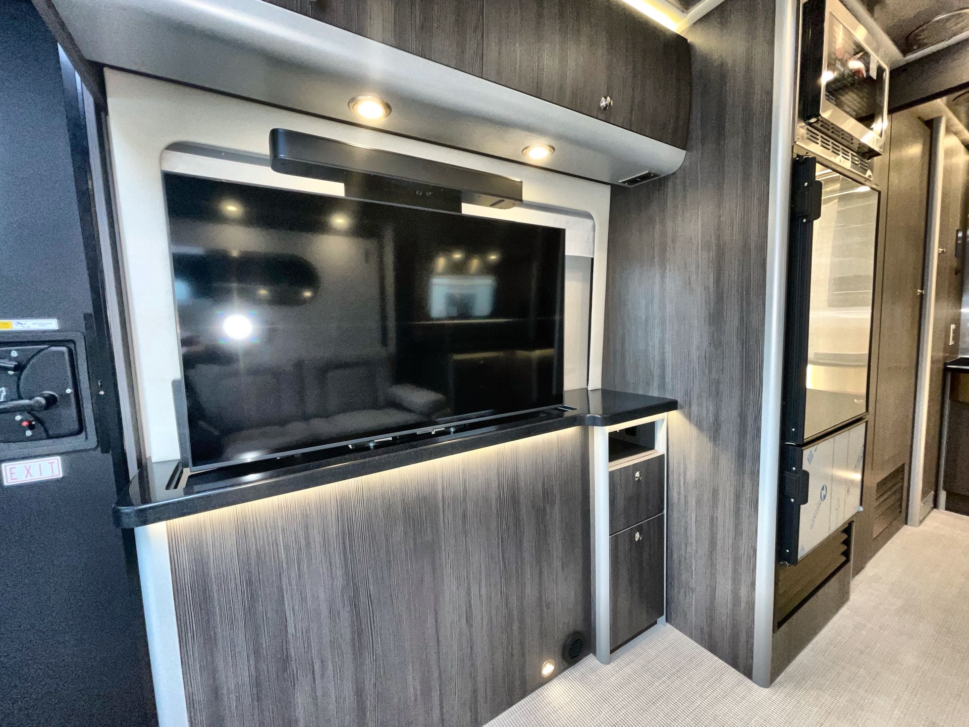 2026 Airstream Murphy Suite Base