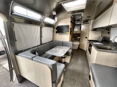 2026 Airstream 30FBBT Base