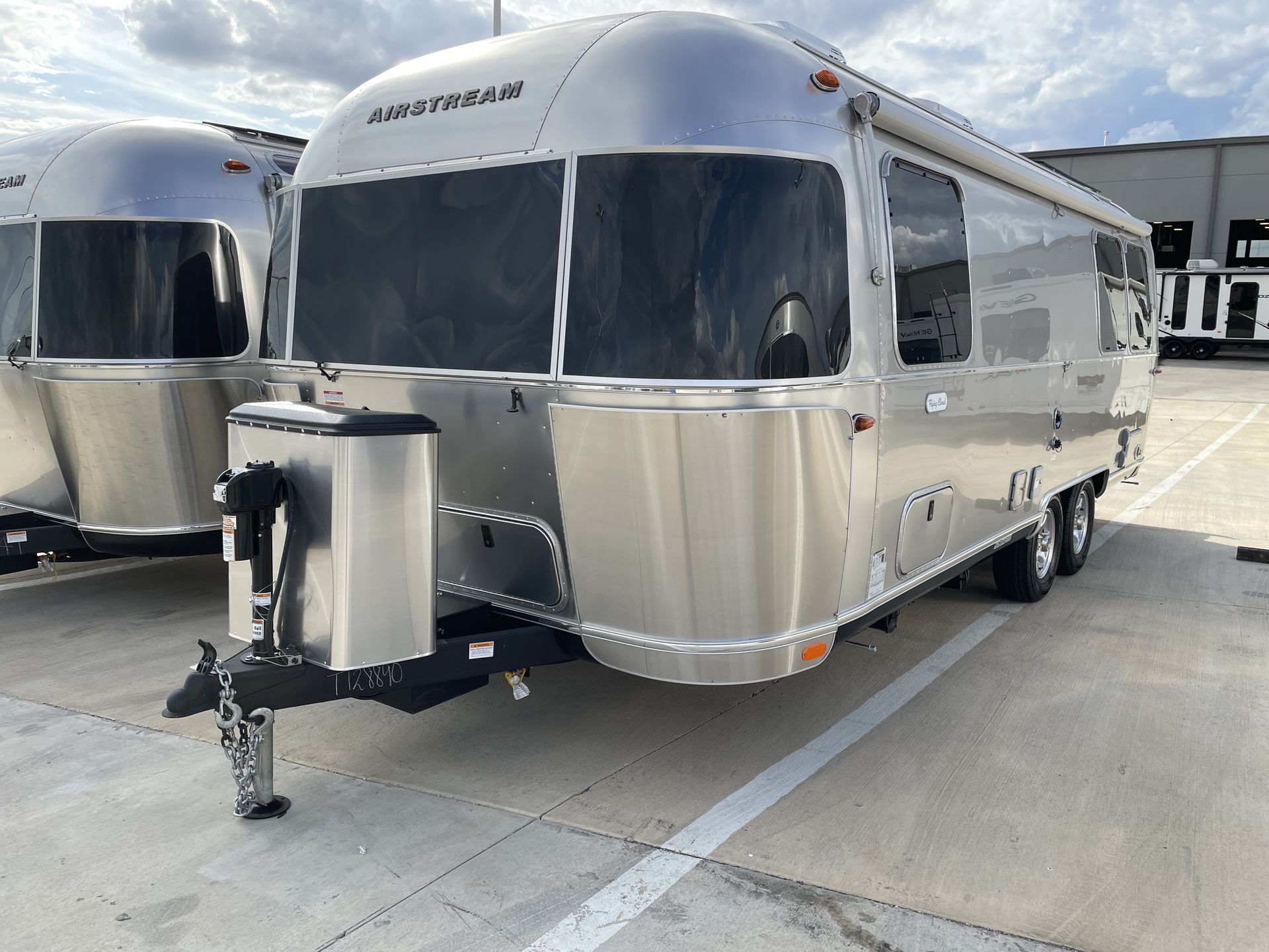 2026 Airstream 25FBT Base