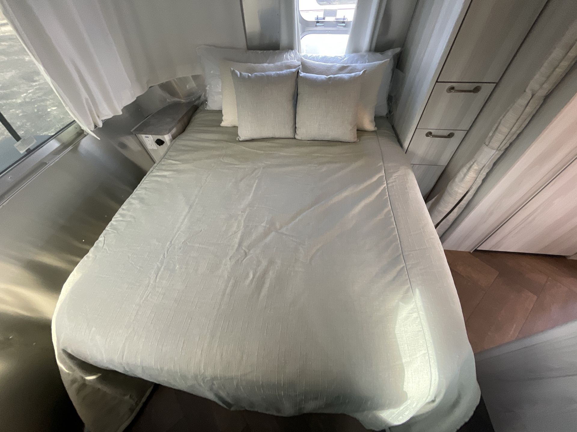 2025 Airstream 25FBQ Base